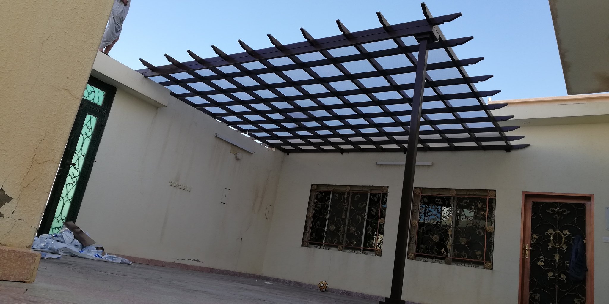 معرض مظلات وسواتر الاختيار الاول تركيب مظلات مواقف سيارات بالرياض - 0500559613 - اعمال المستودعات - شركة سواتر الرياض - برجولات الحدائق