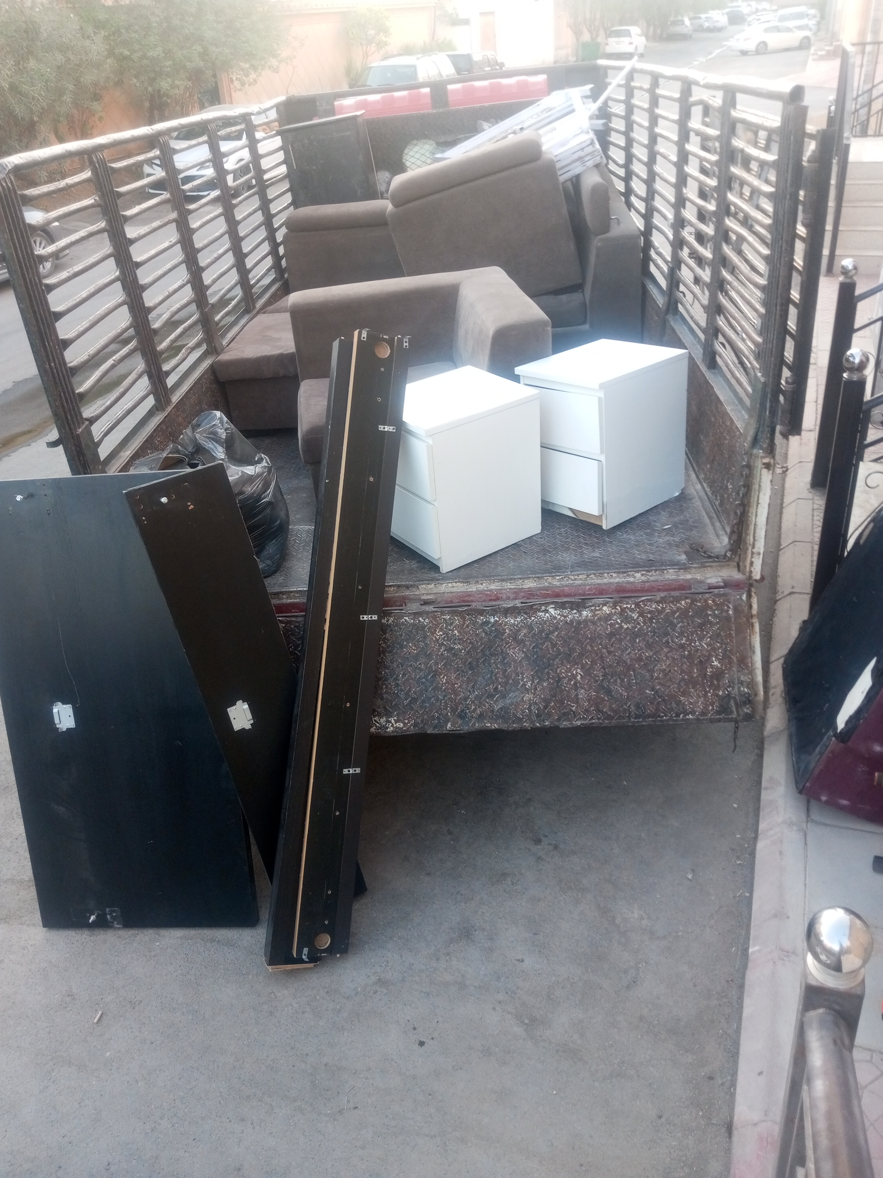 التخلص من عفش قديم تالف بالرياض 0534375367