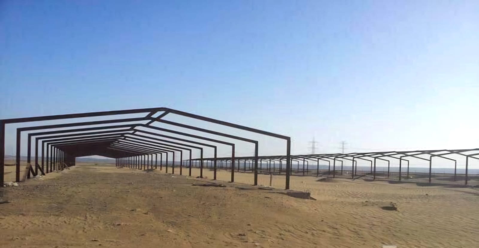 هناجر ساندوتش بانل في الرياض