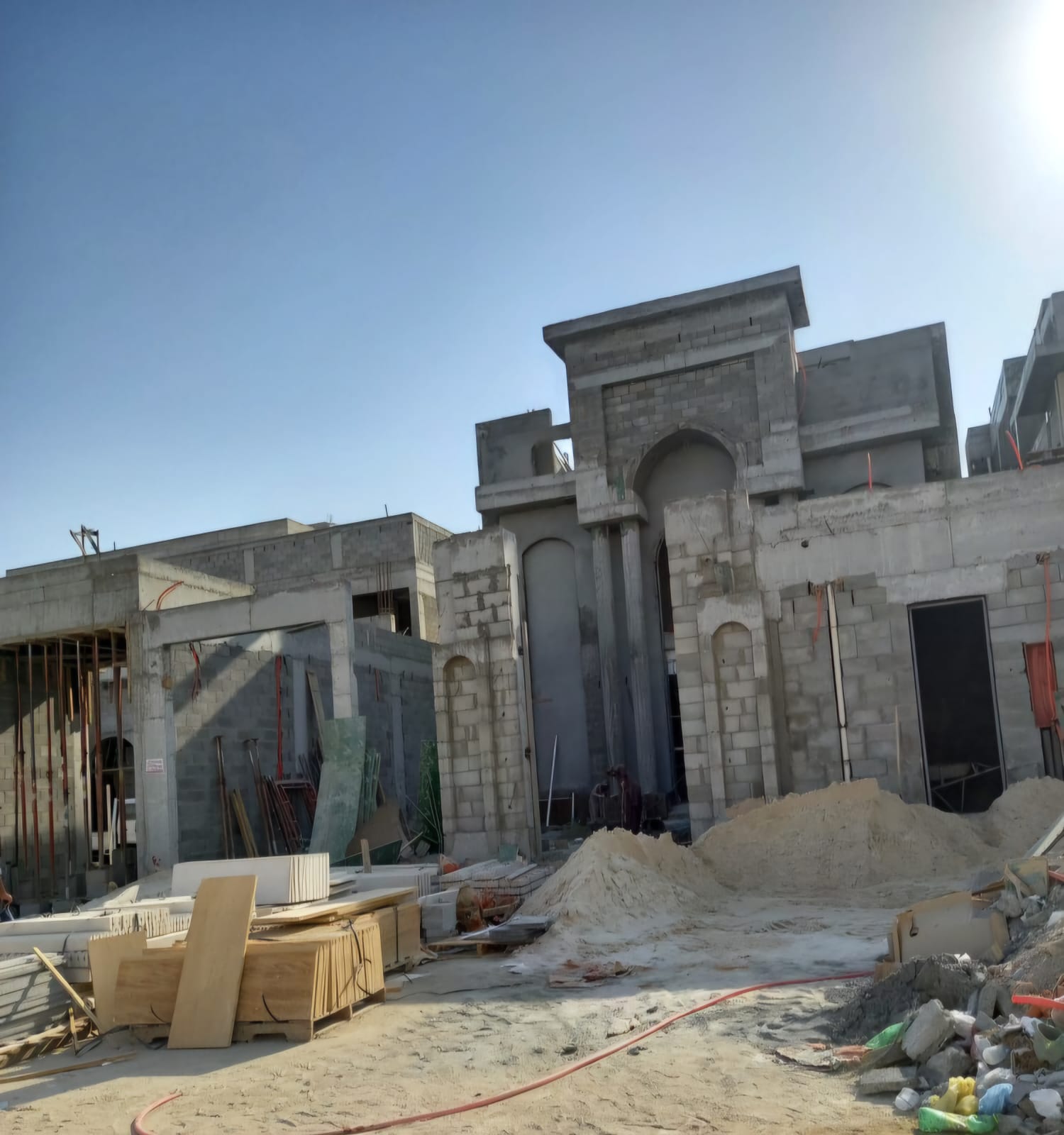 مقاول ملاحق