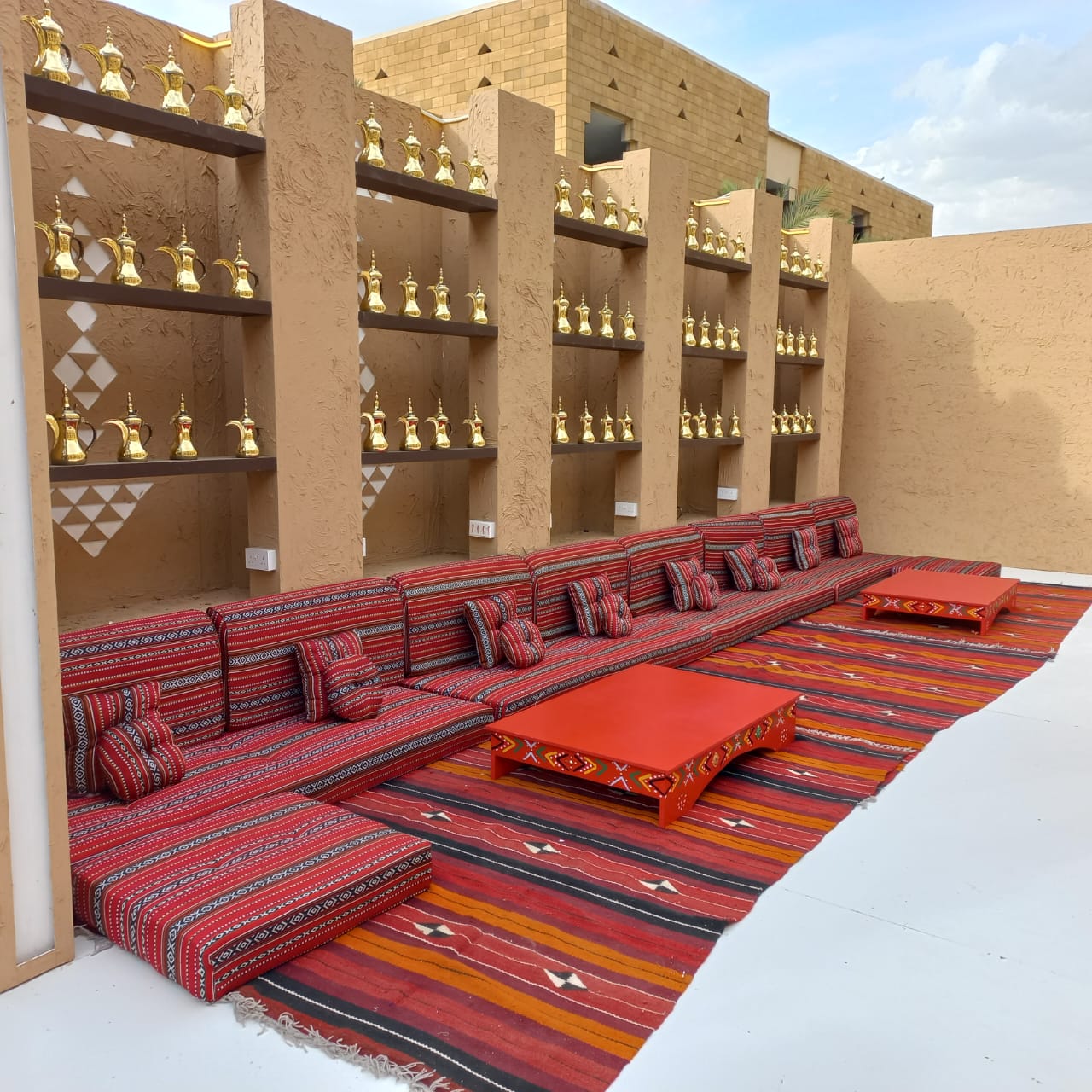 تأجير كنب جلد في الرياض ، كنب ملكي كحلي و سكري ، لوازم حفلات 8597 766 056