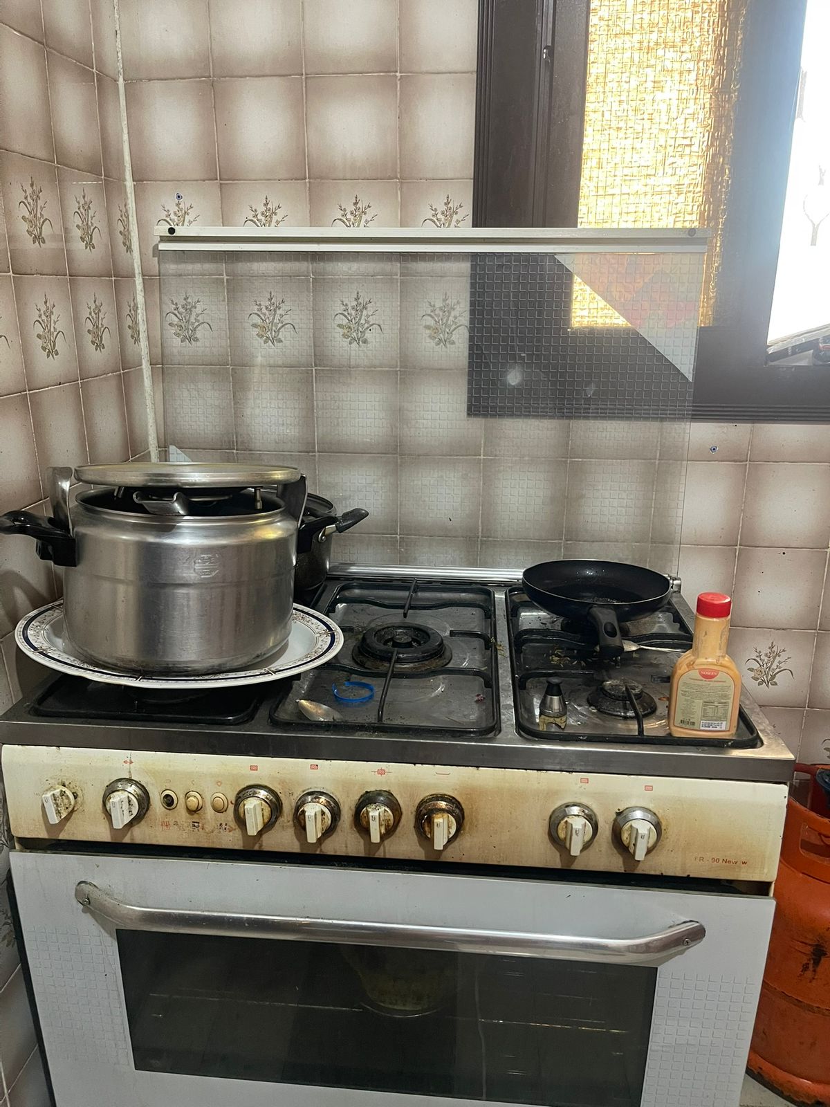 رمي اثاث قديم تالف بالرياض 0534375367