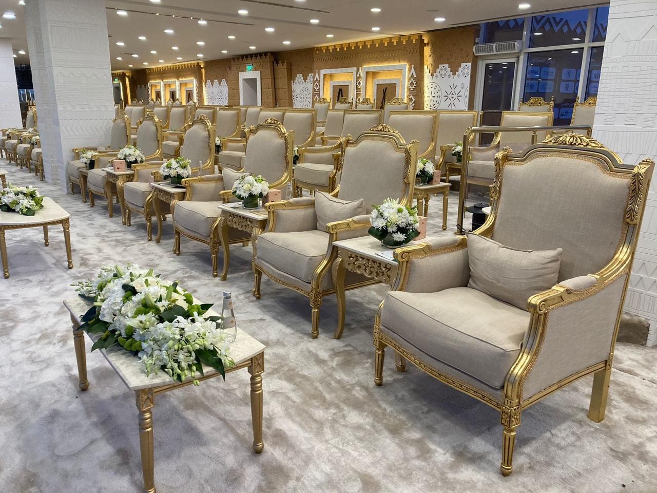 تأجير كنب جلد ابيض,مكيفات دولاب ,جلسات شعبية