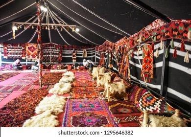 جلسات شعبية  بيوت شعر مميزة .خيام ملكية