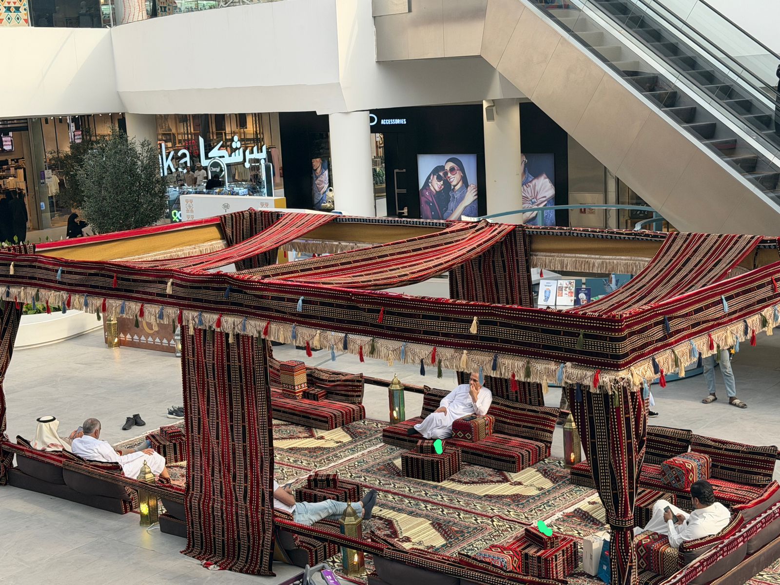 تجهيز معارض ومؤتمرات وحفلات خاصة وعامة